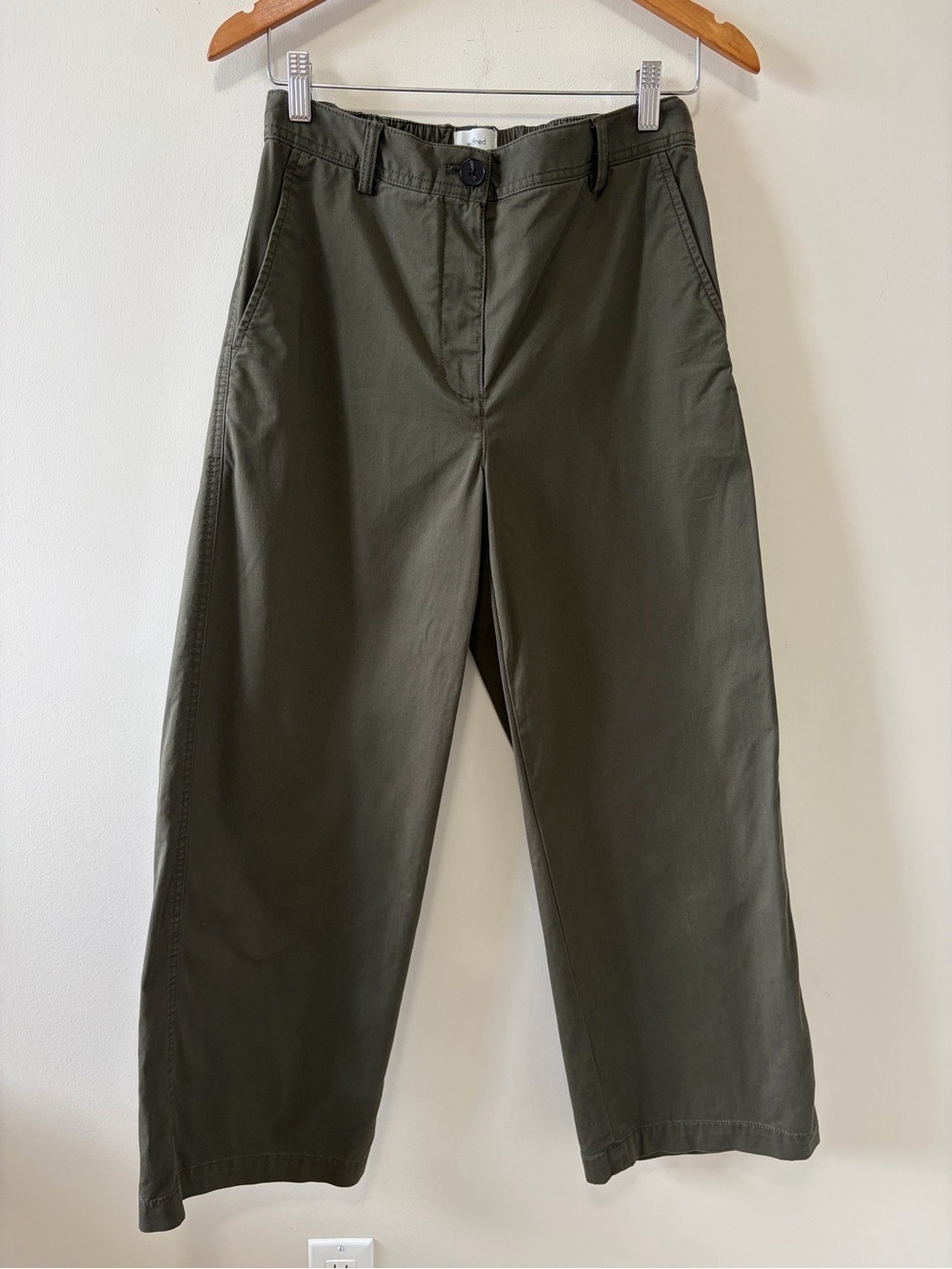 ARITZIA WILFRED CHINO RELAXED HI-RISE WIDE PANT In washed dark olive - Picture 6 of 12